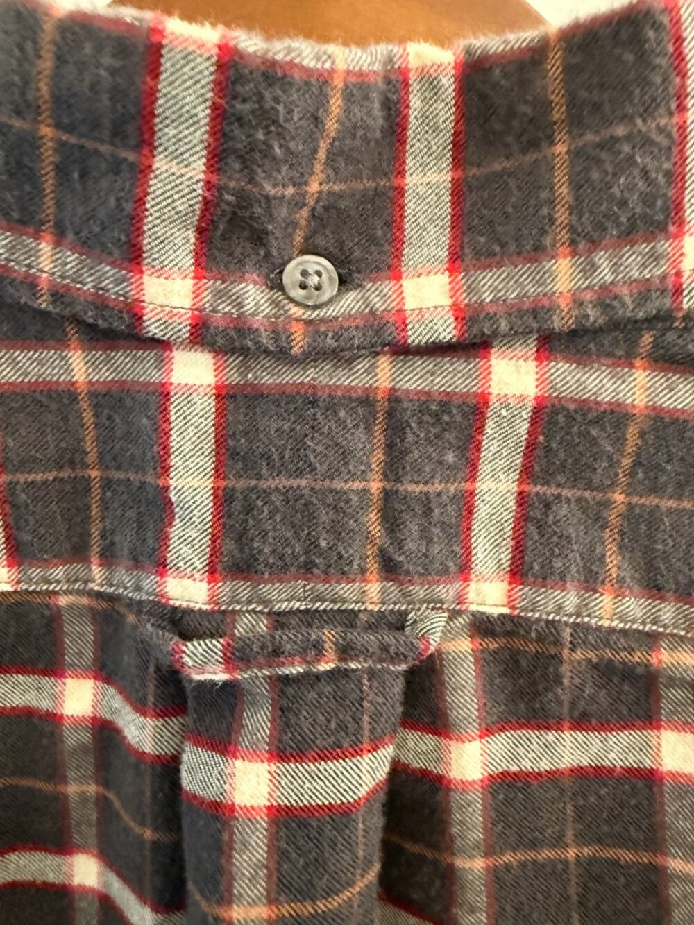 Todd Snyder One Pocket Flannel Shirt Red Black Plaid Buttoned Collar Small - Picture 15 of 15